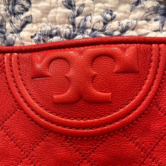 Tory Burch Fleming Distressed Leather Tote Cherry Apple - Picture 3 of 16
